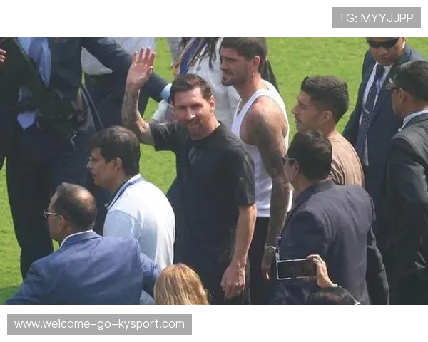 梅西为球场改造出资，低调捐赠被媒体默默报道