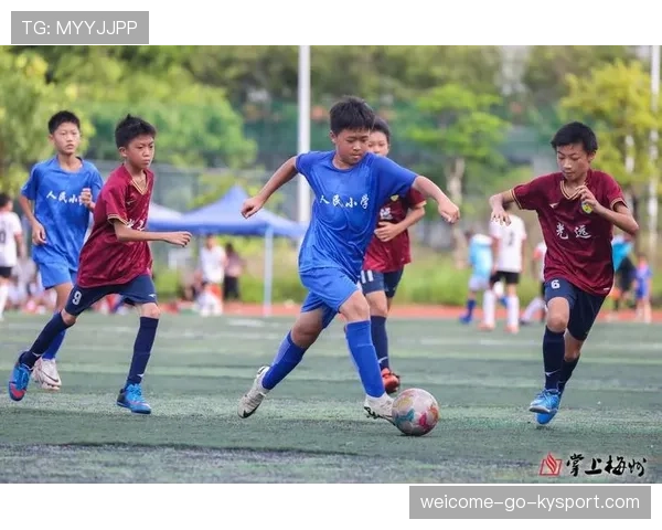 青少年足球冠军杯落幕 本土小前锋连场进球获金靴，2021青少年足球