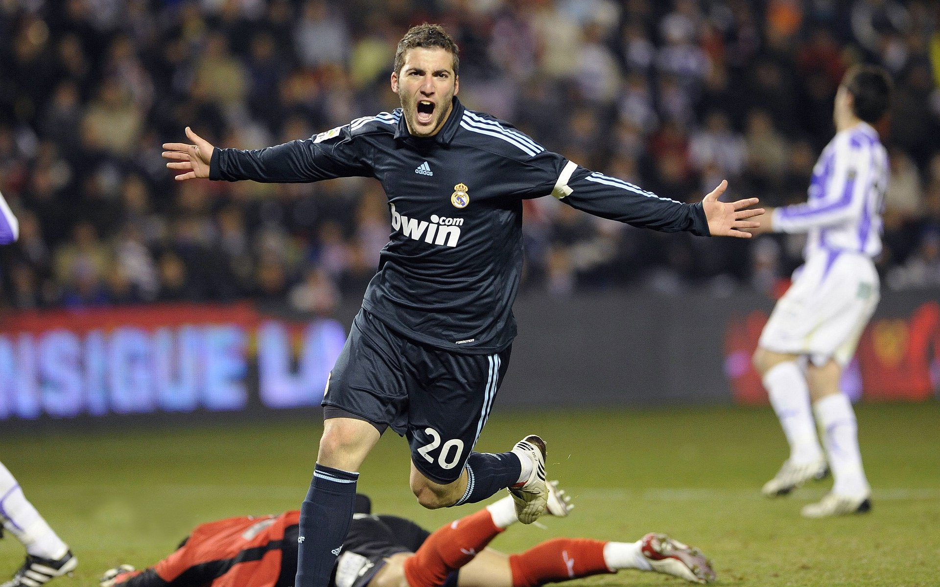 快船队重视防守，冲击高排名，快船队强吗