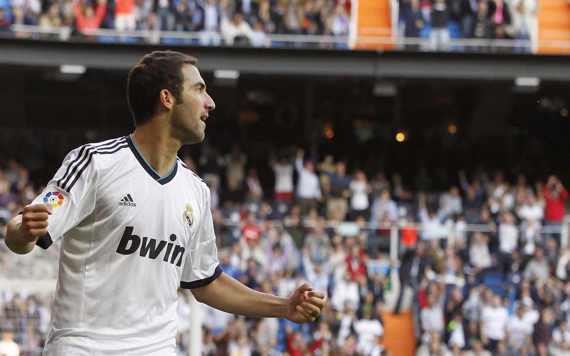 中甲联赛鼓励本地青训球员一线队出场锻炼，中甲一线队球员工资